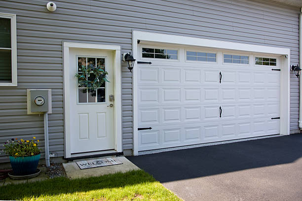 24/7 Emergency Garage Door Panel Replacement experts in Caldwell County County, NC